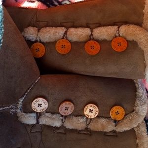 AMY UGG style boots